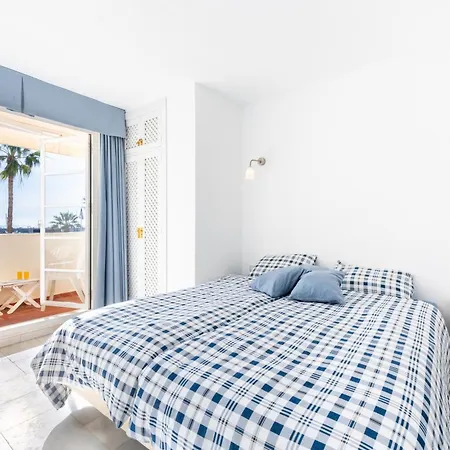 Puerto Deportivo - 2 Bedroom In Puerto Marina Apartment